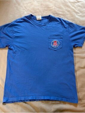 Gildan barstool Royal Blue Pocket Tee medium M